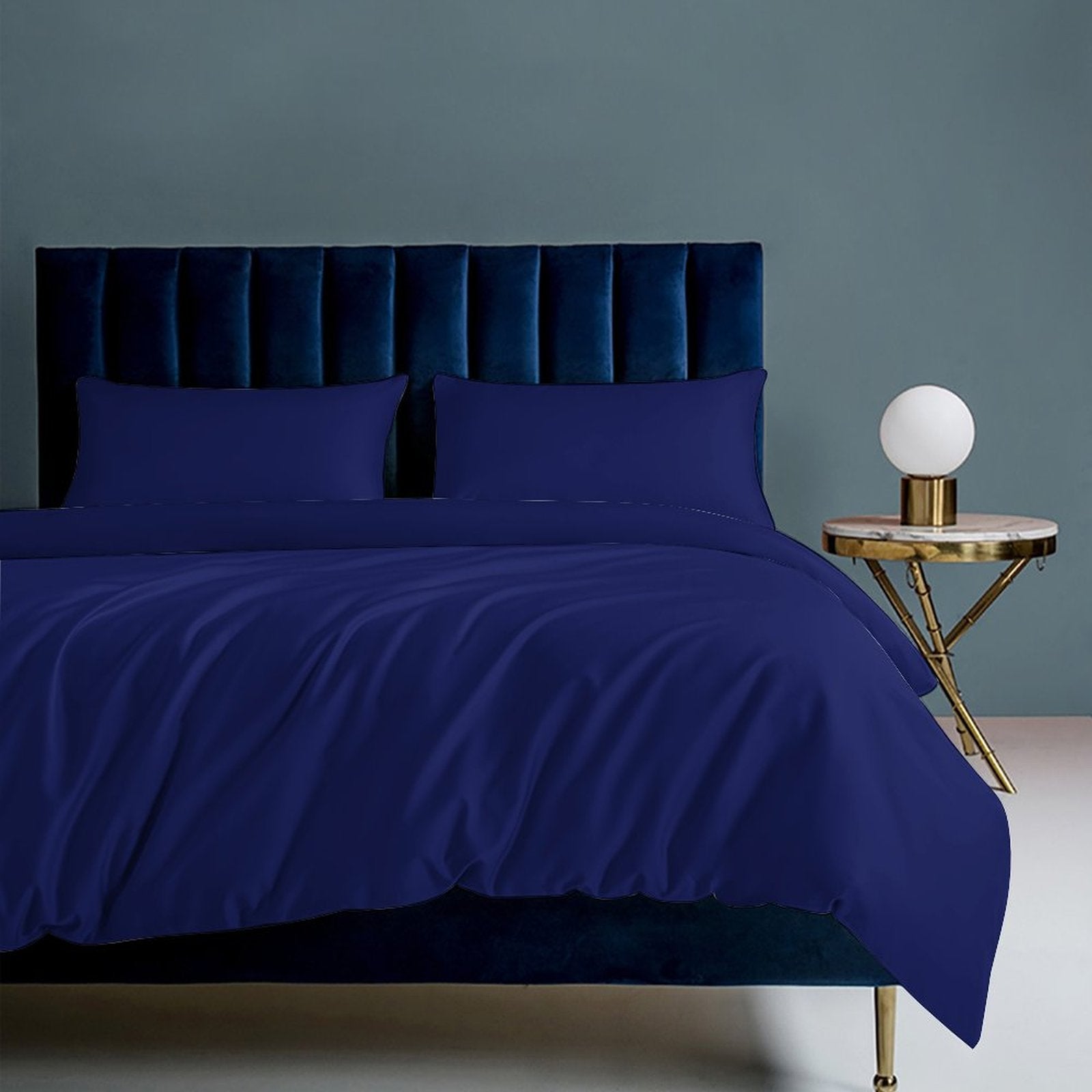 3-Piece Bedding Set (1 Duvet Cover + 2 Pillow Shams) 3-Piece Bedding Set 102"×90" (1 Quilt Cover + 2 Pillowcases)